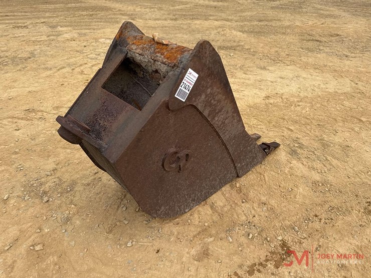 18"-gp-excavator-tooth-bucket-image-2