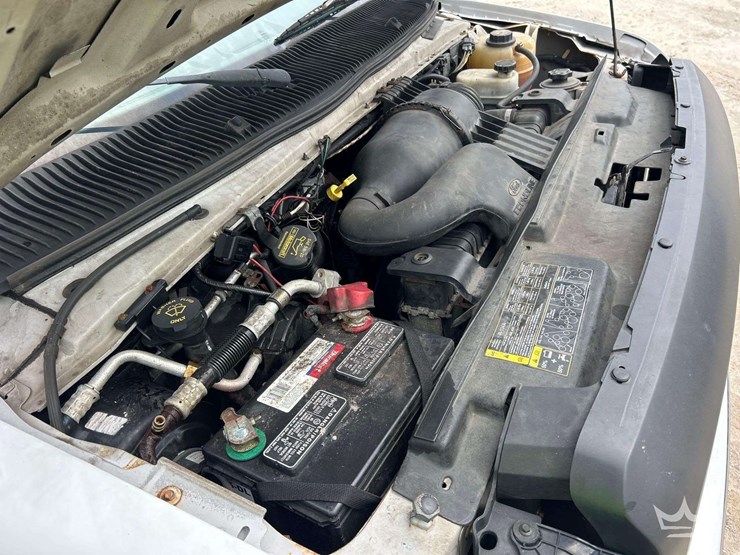 2012-ford-cargo-image-9