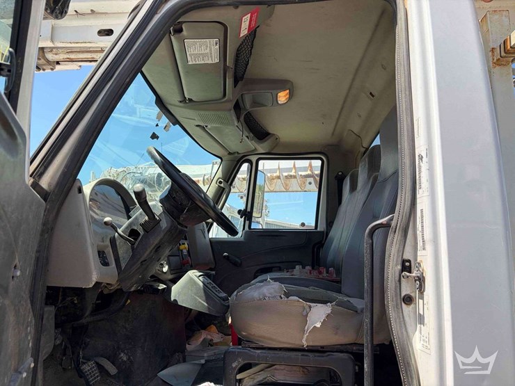 2016-international-durastar-4300-image-10