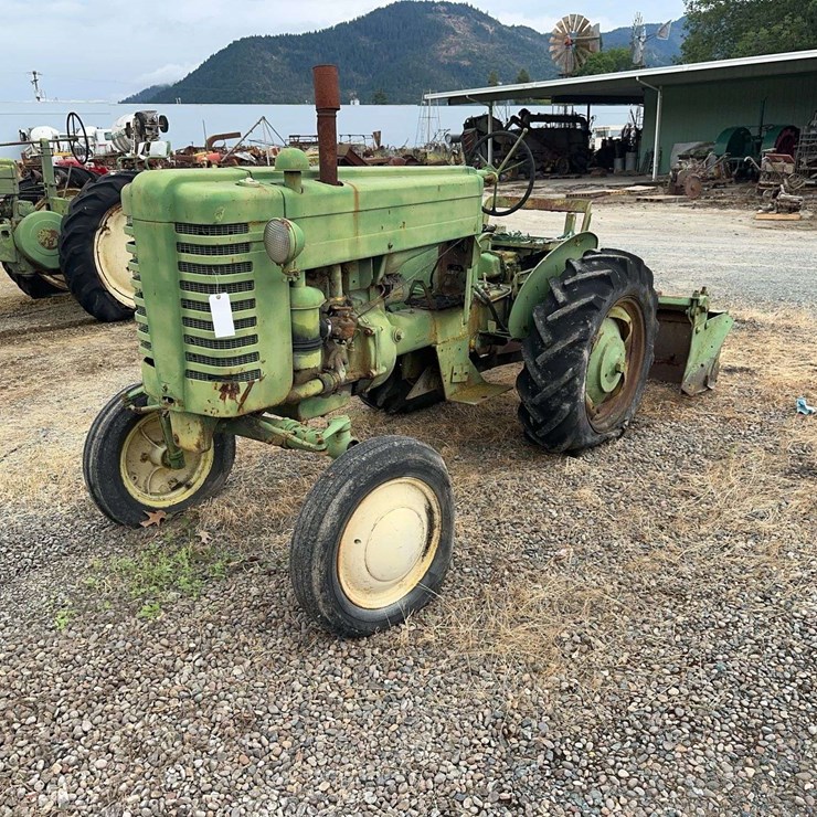 JOHN DEERE M