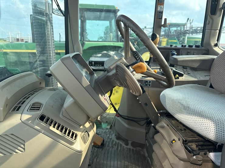 john-deere-6125m-image-45