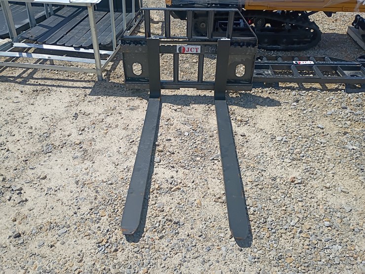 #l64-081-•-jct-pallet-fork-skid-steer-attachment-image-1