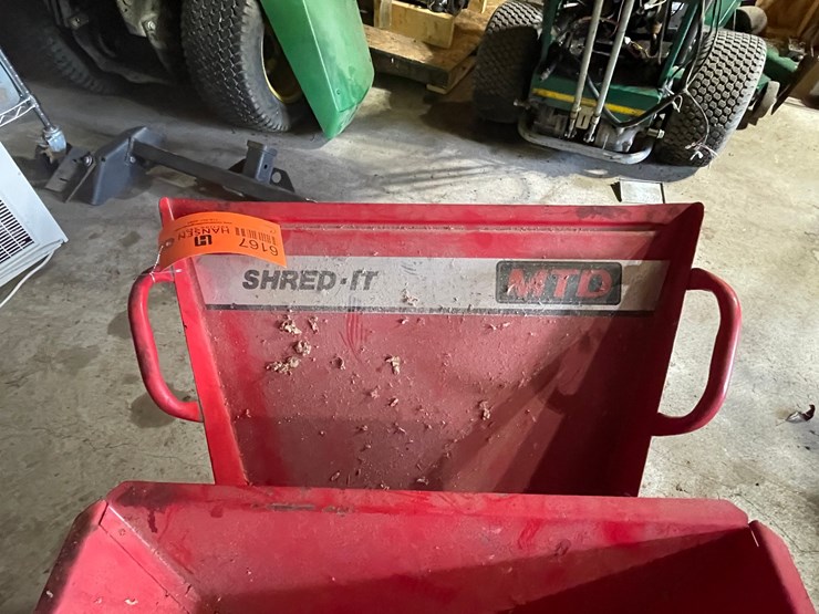#6167-•-mtd-shred-it-wood-chipper-image-2