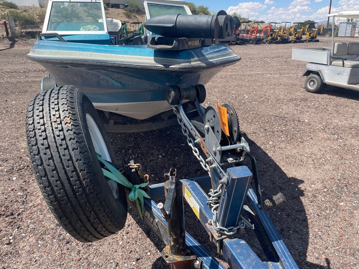 #2151-•-1989-stratos-bass-boat-and-stratos-trailer-image-15
