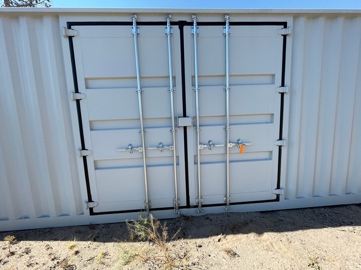 #2350-•-40'-high-shipping-container-image-13