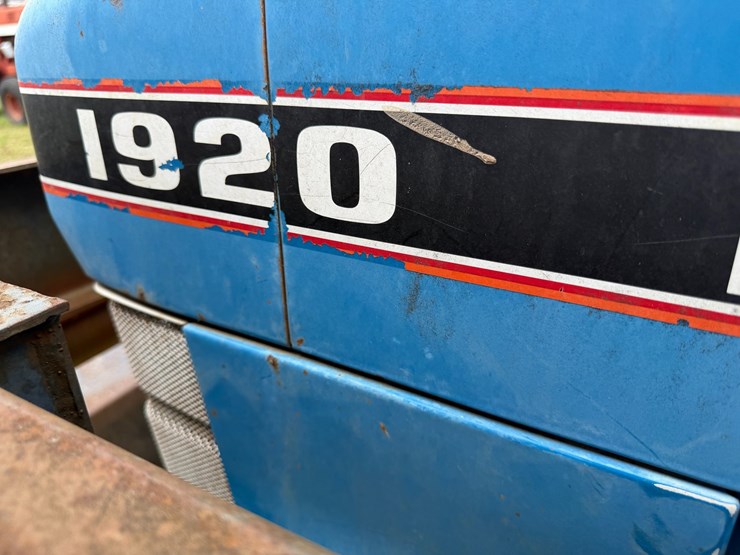 1988-ford-1920-image-22