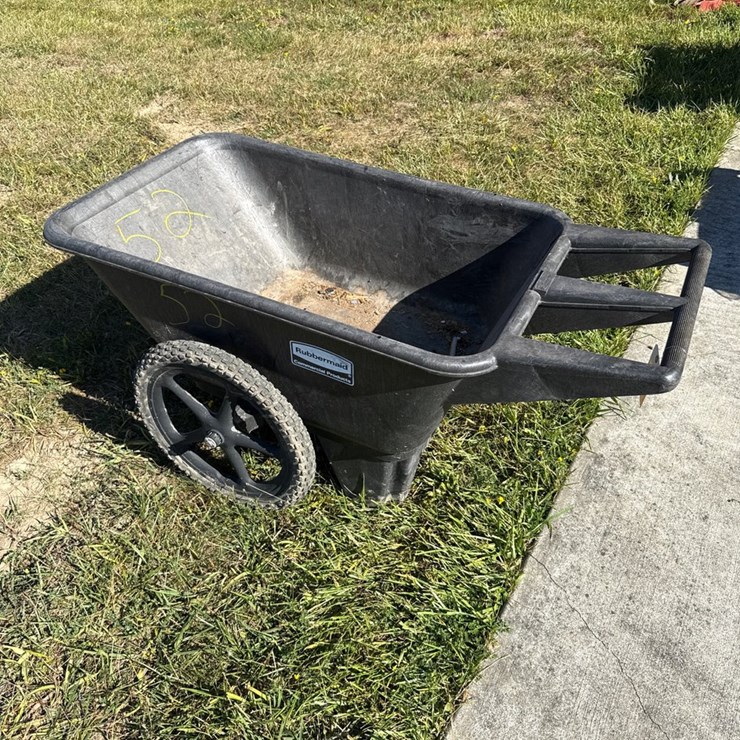 #52 • Rubbermaid lawn cart