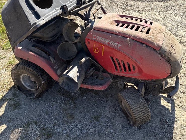 #67-•-troy-bilt-lawnmower-image-1