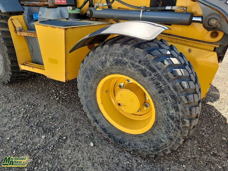 deere-410l-image-12