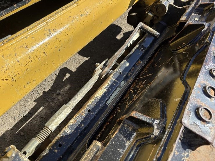 2018-yanmar-s220r-image-13