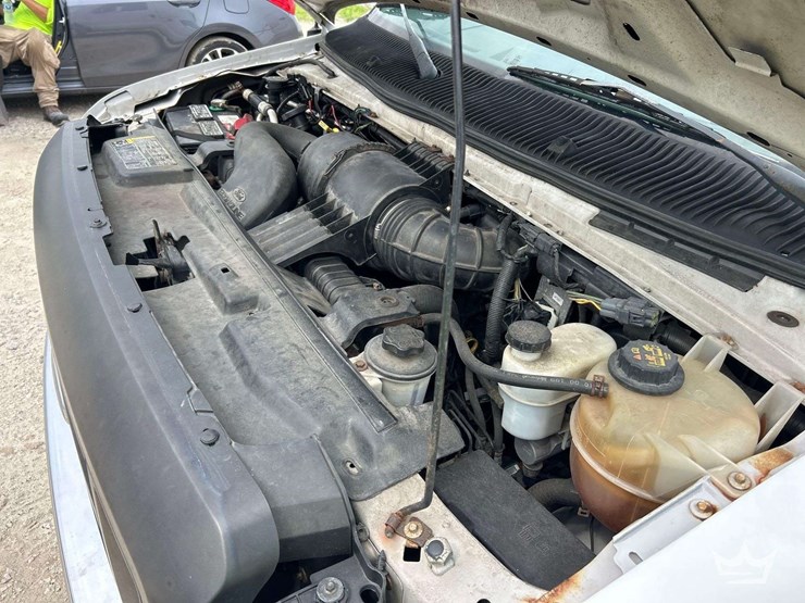 2012-ford-cargo-image-8