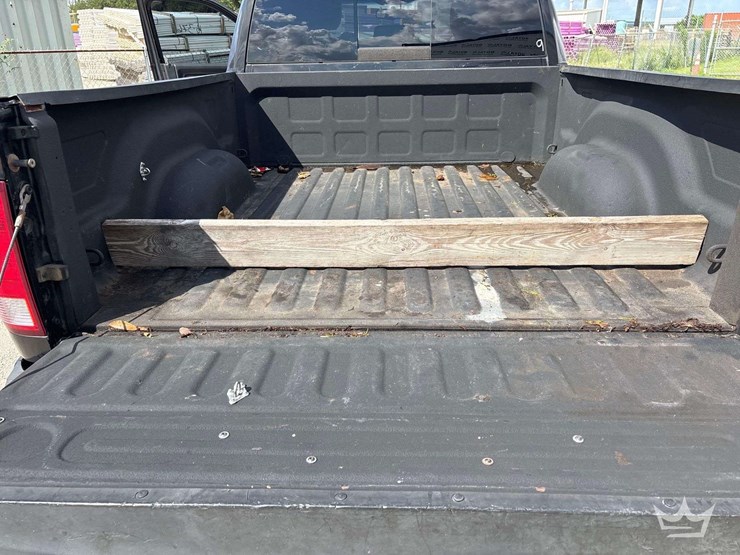 2011-dodge-ram-1500-image-21