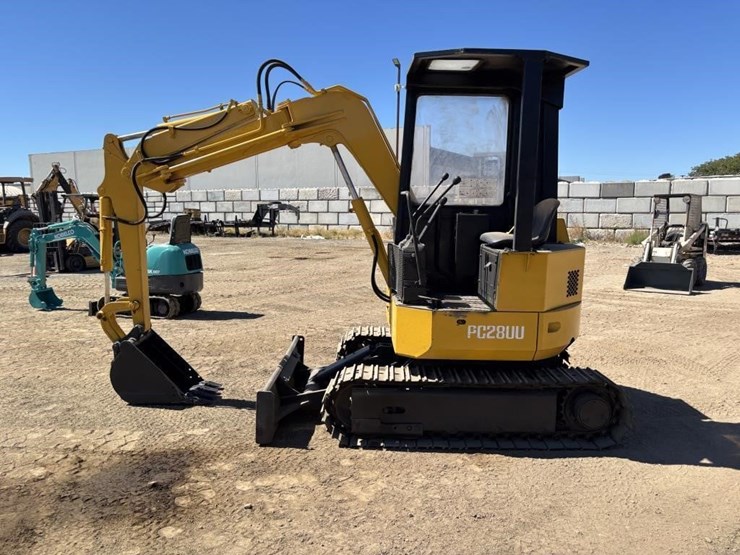komatsu-pc28uu-image-5