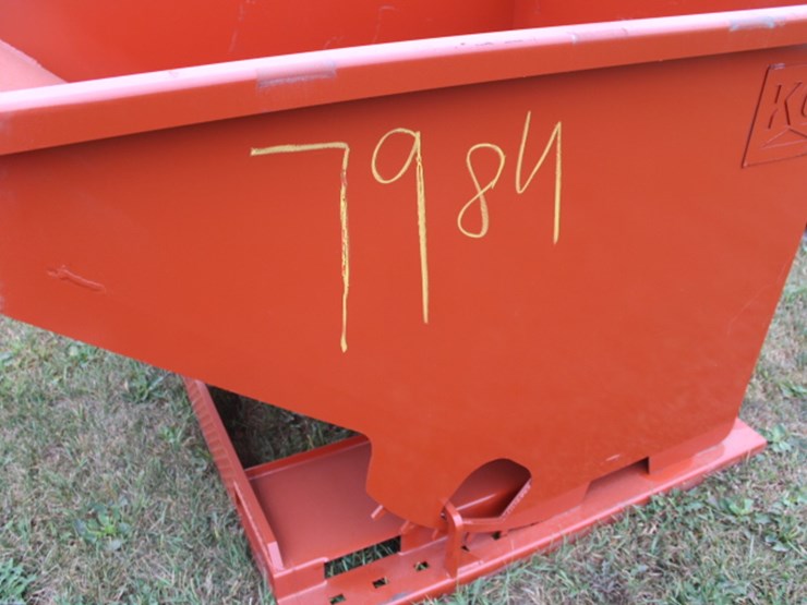 #7984-•-2.0-self-dumping-hopper-image-3
