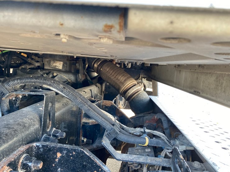 2018-kenworth-t440-image-17