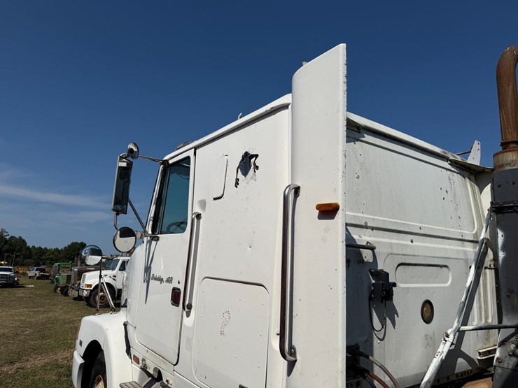 #52620-•-1990-whitegmc-wia-areo-series-sleeper-t/a-truck-tractor-4v1wdbjf3ln629984-inv#52620-image-31