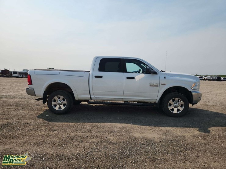 2014-dodge-2500-image-8