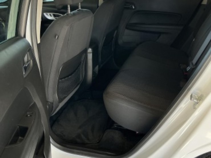 2015-chevrolet-equinox-image-24