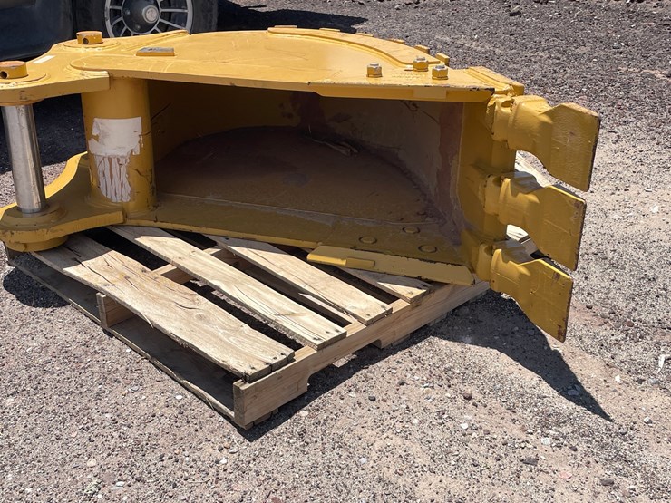 #2204-•-excavator-bucket-image-3