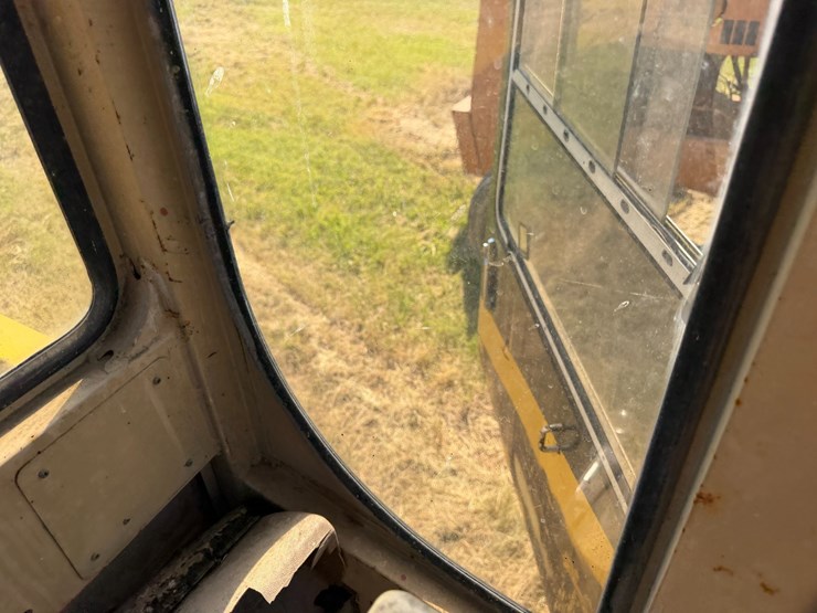 caterpillar-307-image-77