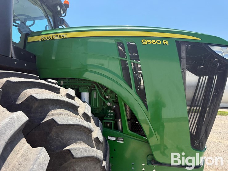 2014-john-deere-9560r-image-16