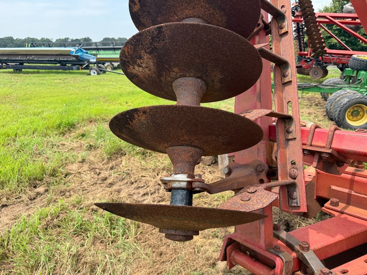 case-ih-3950-image-38