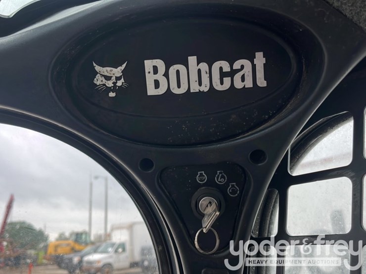 2017-bobcat-s650-image-32