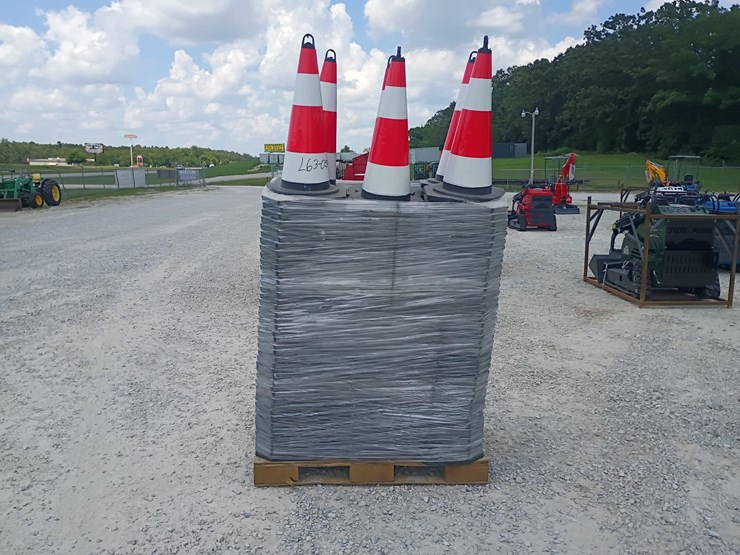 #l63-059-•-250--zjg-traffic-cones-image-5