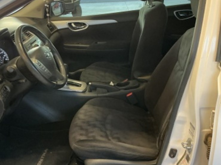 2013-nissan-sentra-sdn-image-20