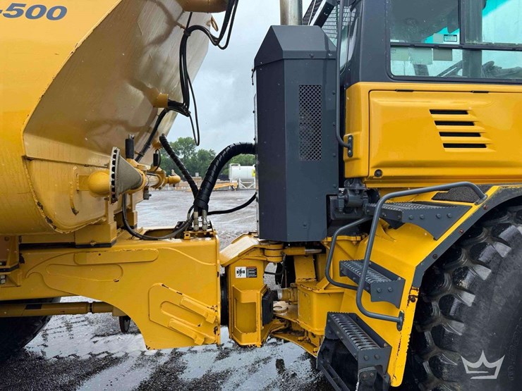 2013-deere-250d-image-15