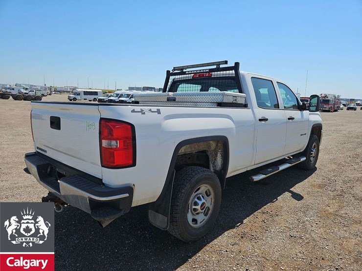 2015-gmc-sierra-2500hd-image-5