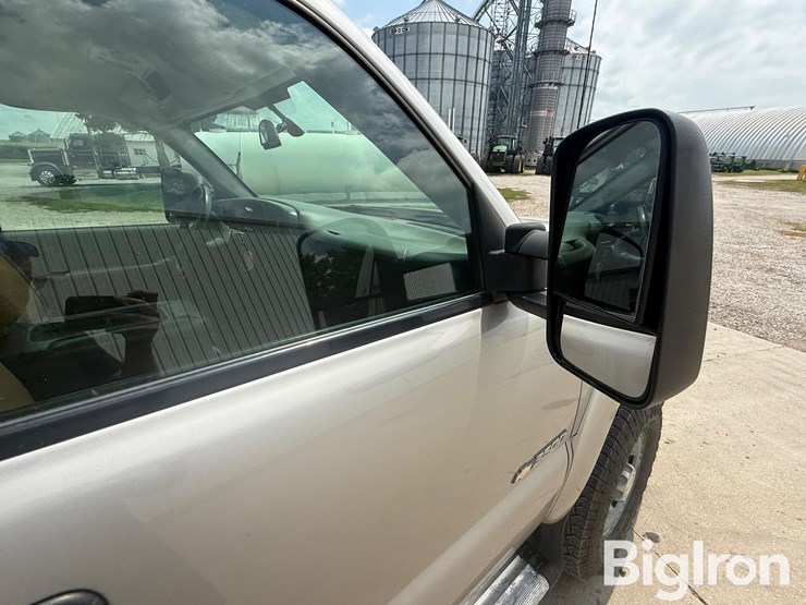 2006-chevrolet-k3500-image-17