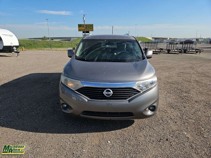 2013-nissan-quest-image-9