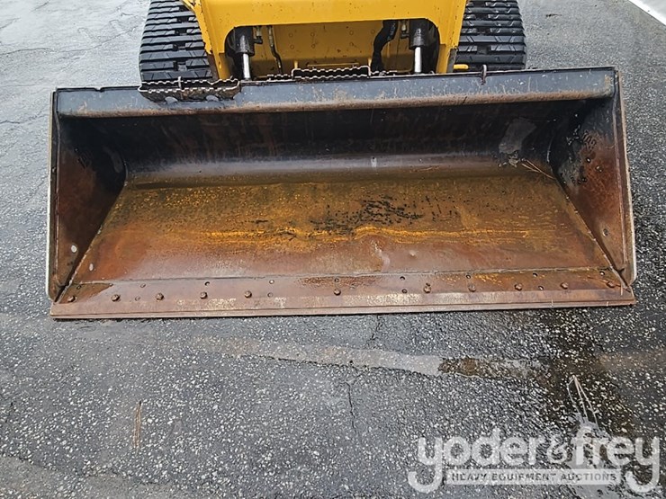 2023-caterpillar-279d3-image-10