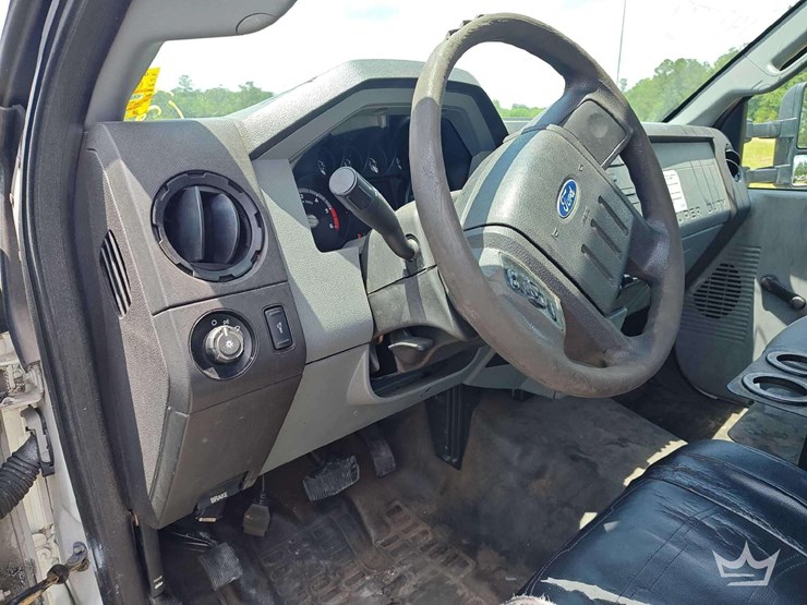 2013-ford-f450-image-44