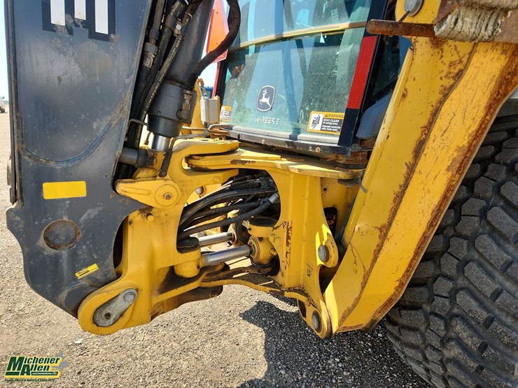 deere-410l-image-41