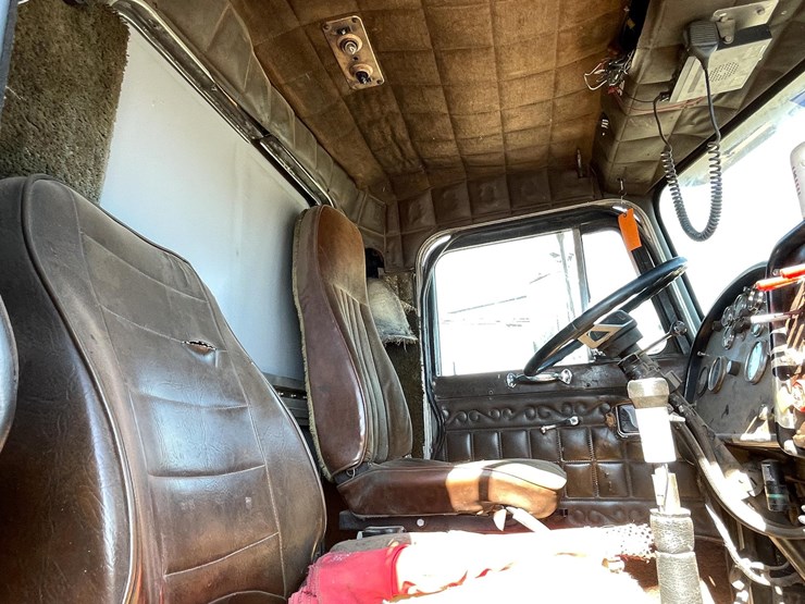 #2106-•-lot-2106-image-70