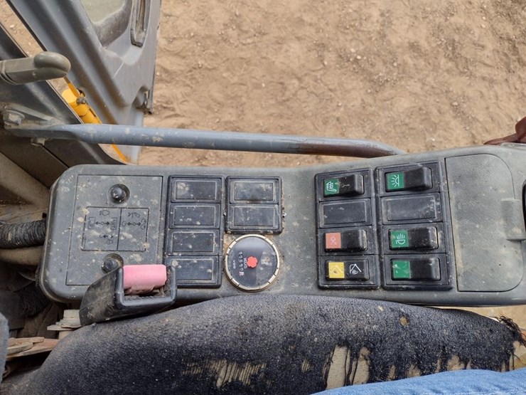 05-volvo-160b-lc-excavator-(qea-4903)-image-8