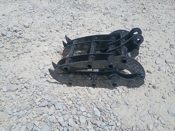 #l63-044-•-grabber-mini-excavator-attachment-image-2
