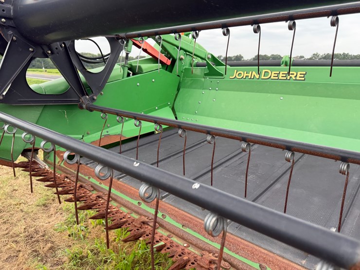 2015-john-deere-630d-image-43