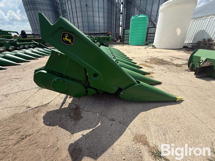 2022-john-deere-c12f-image-4