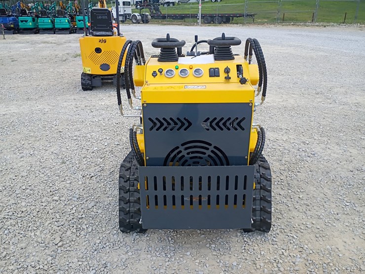 #l63-005-•-2026-zjg-380-mini-skid-steer-image-3