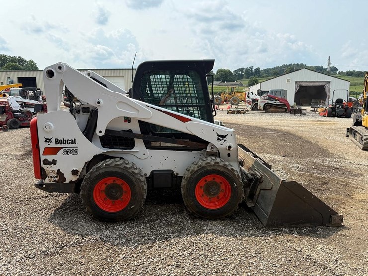 2020-bobcat-s740-image-5