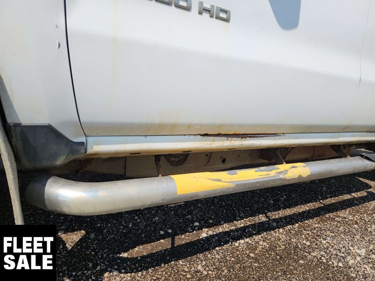 2015-chevrolet-silverado-3500hd-image-37