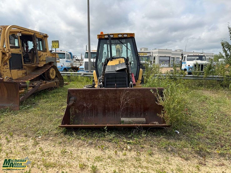 caterpillar-420d-image-14