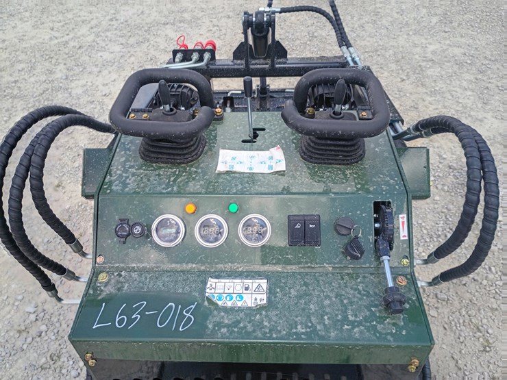 #l63-018-•-2026-zjg-380-mini-skid-steer-image-11