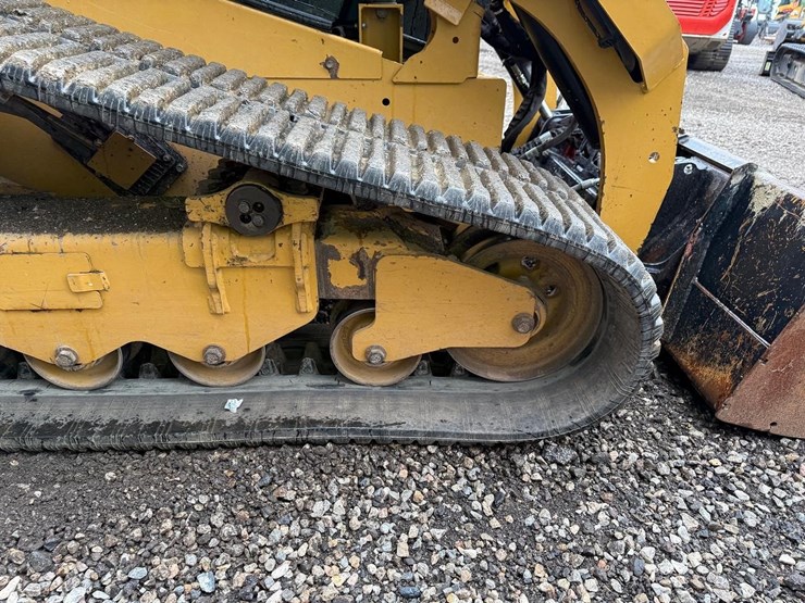 2020-caterpillar-299d3-image-14