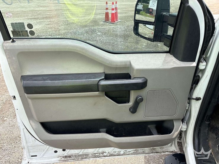 2017-ford-f350-image-14
