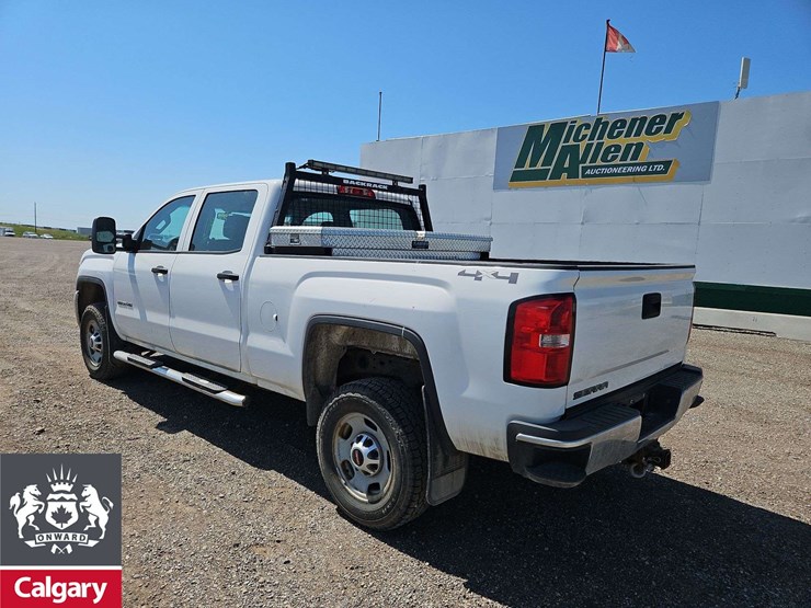 2015-gmc-sierra-2500hd-image-3