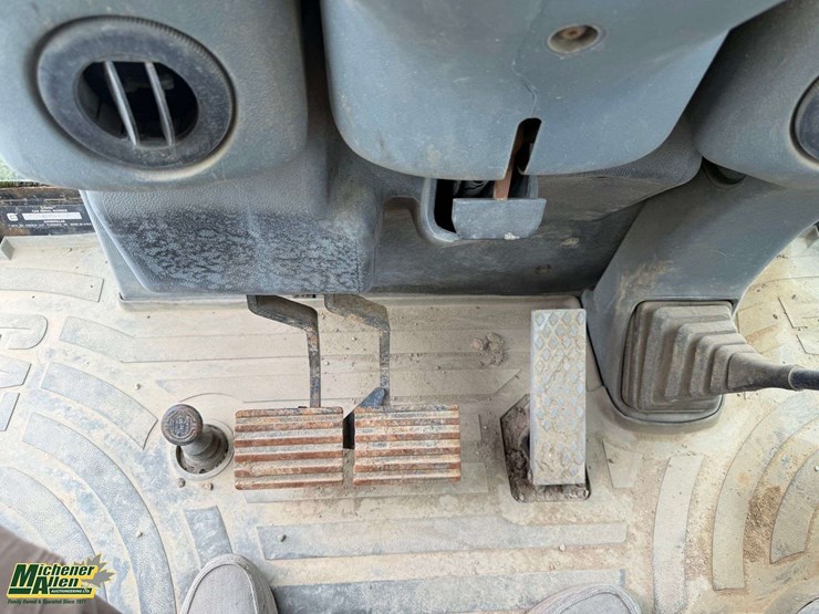 caterpillar-420d-image-22
